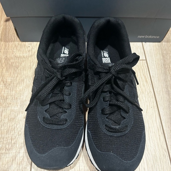 New Balance Black and White Athletic Shoes with Sparkles! - Picture 5 of 6